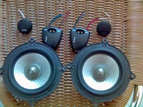 A component speaker kit: two woofers, two tweeters and their crossovers