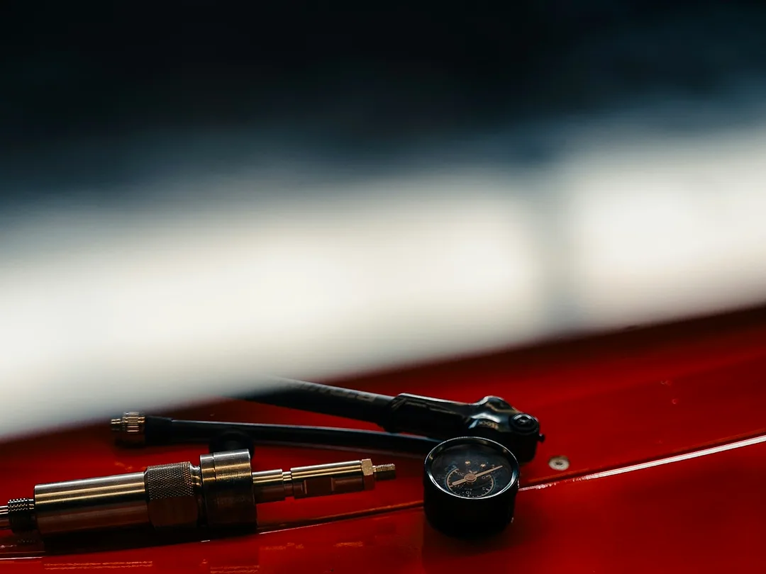 A tyre inflator with its pressure gauge